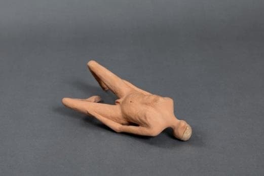 Sussurro, 2023 · 28 x 27 cm